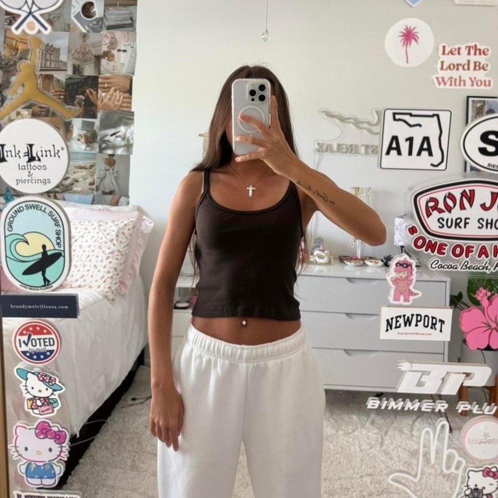 Brandy Melville Chocolate brown cropped ribbed tank top - Picture 2 of 7